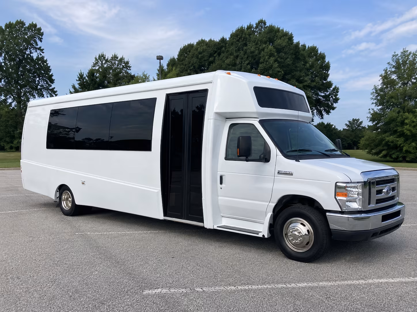 smyrna 18 passenger party bus